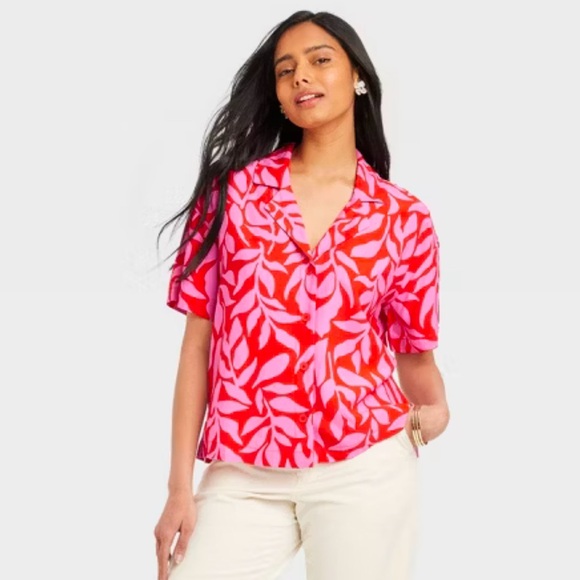 Pink and red Hawaiian print button up shirt. - Picture 5 of 5